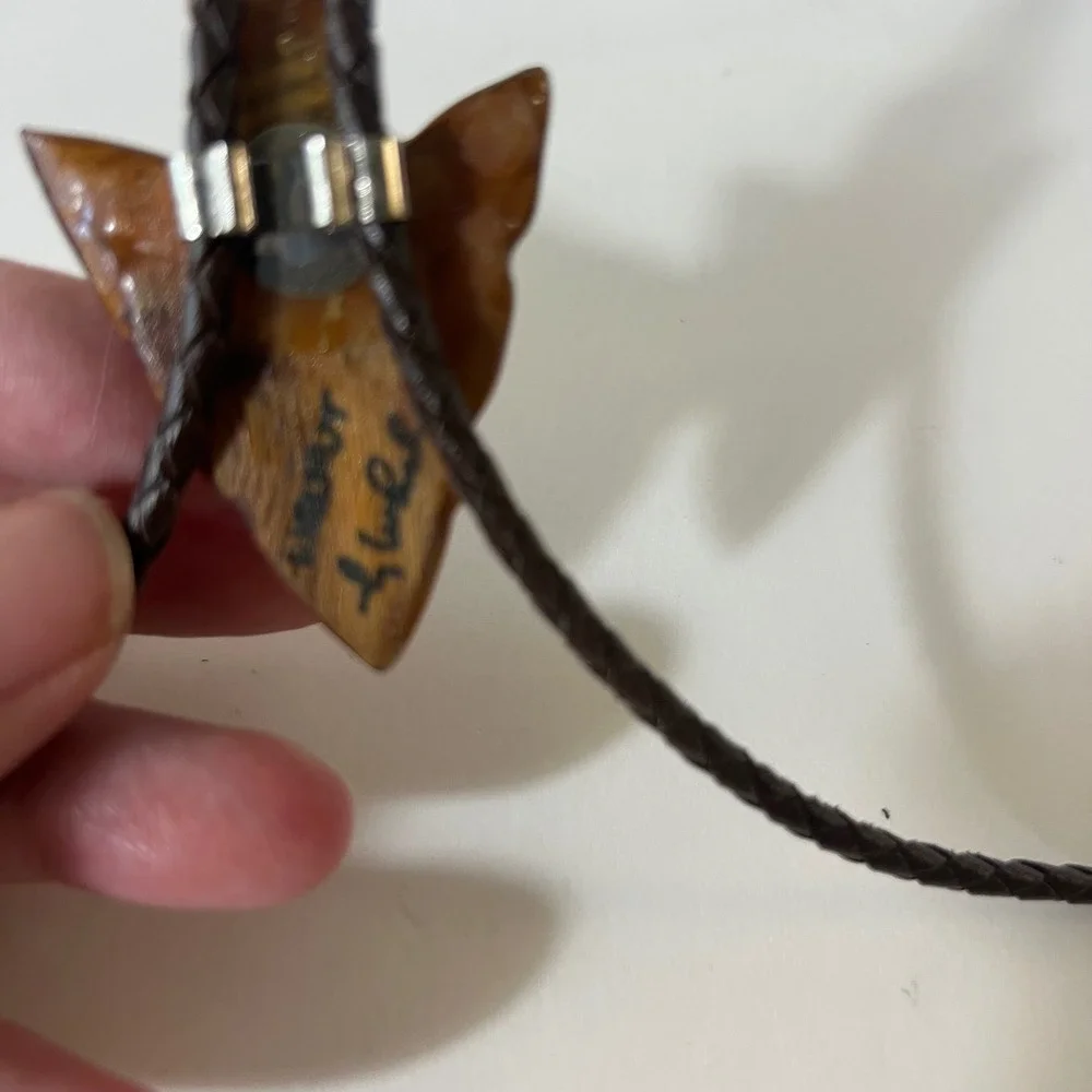 Vintage‎ Handcarved Walnut Wood Resin Arrowhead Bolo Tie Leather Brown Signed
